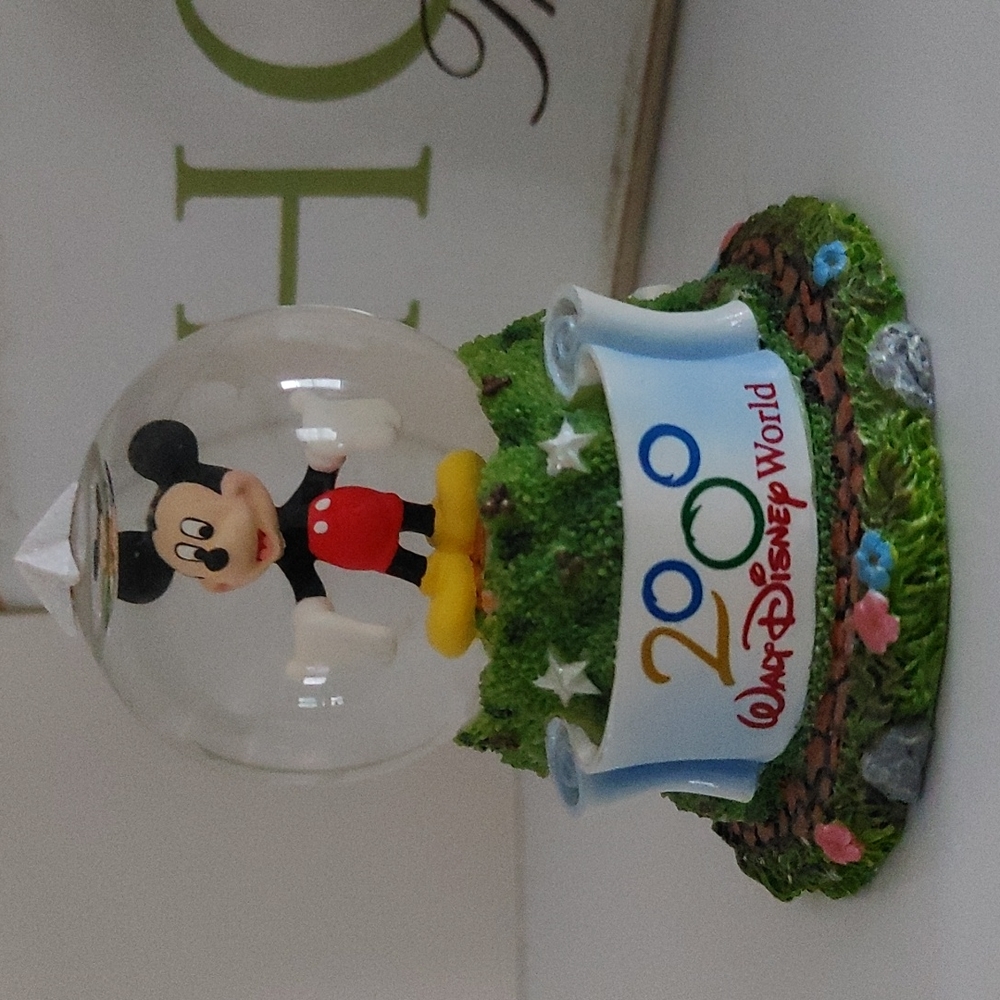 Walt Disney Mickey Mouse Millennium 2000 snow globe